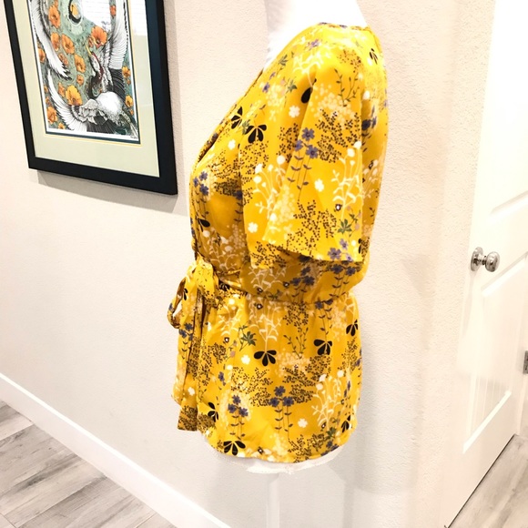 🐝 Sienna Sky Yellow Side Tie Blouse - XS 🐝 - Picture 4 of 8